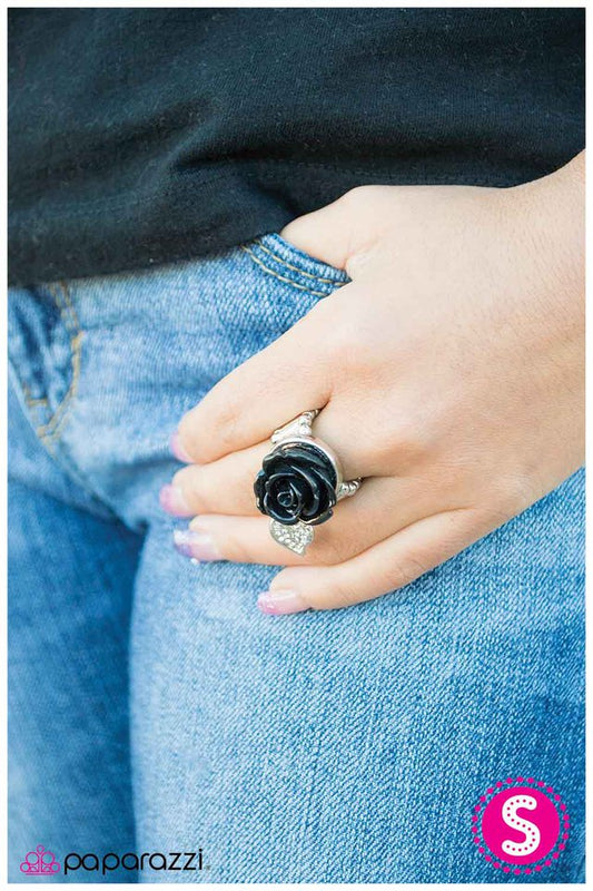 Paparazzi Ring ~ Vintage Vision - Black