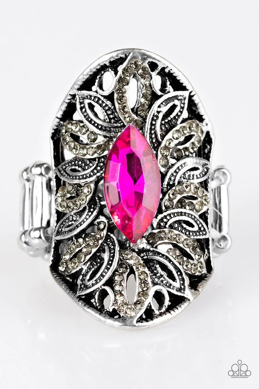 Paparazzi Ring ~ Royal Essence - Pink