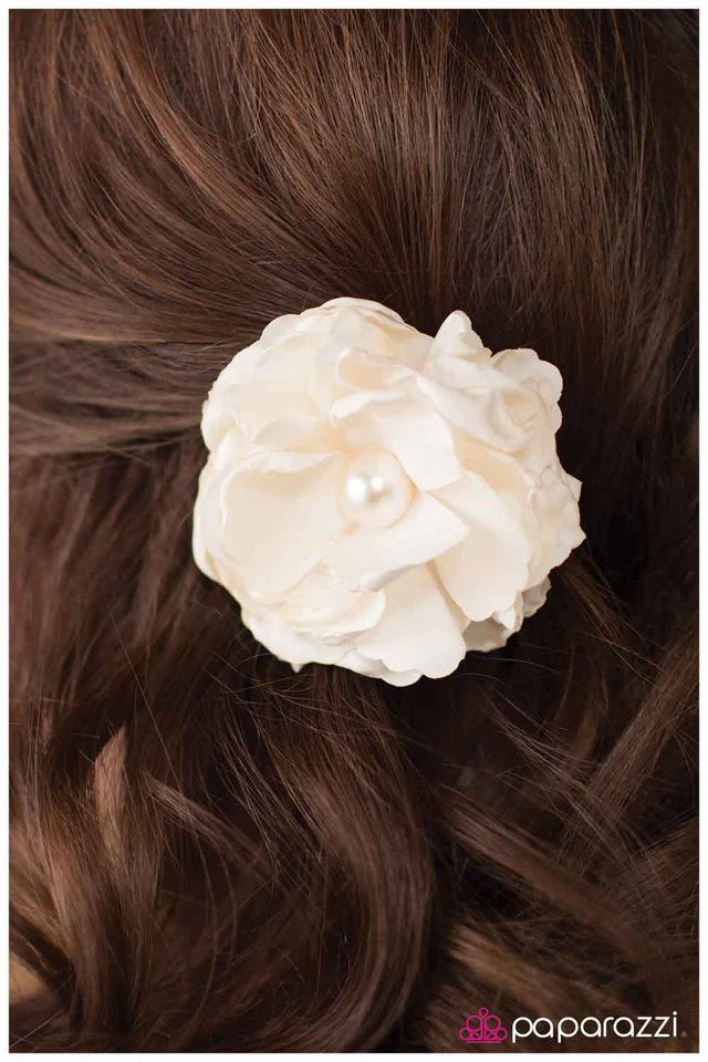 Paparazzi Hair Accessories ~ An Ivory Tower - White