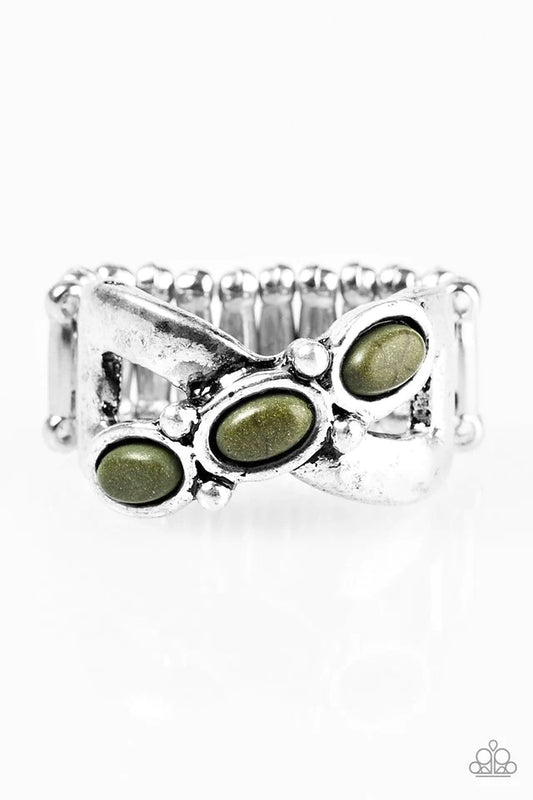 Anillo Paparazzi ~ Desiertos sin fin - Verde