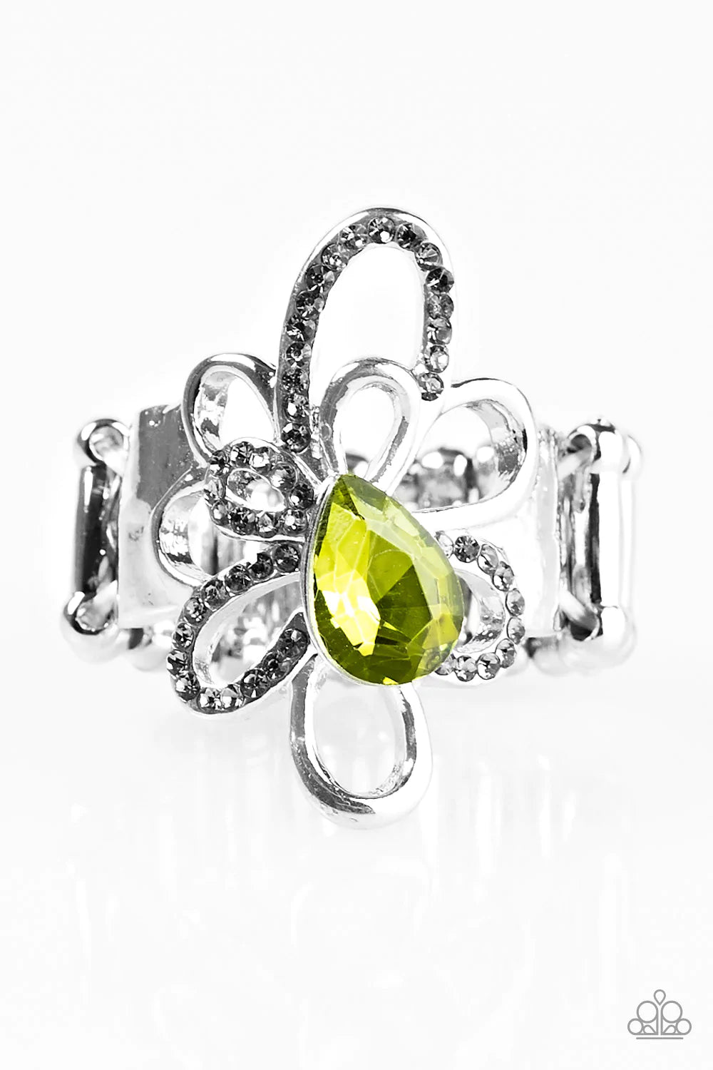 Anillo Paparazzi ~ Fancy Finale - Verde