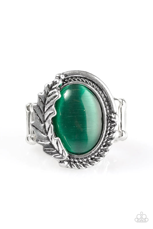 Anillo Paparazzi ~ Brillo estacional - Verde