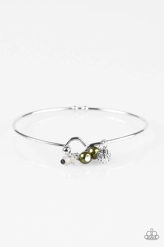 Pulsera Paparazzi ~ Elegante y con clase - Verde