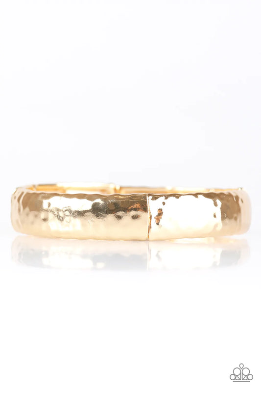 Paparazzi Bracelet ~ Glimpse Of Glimmer - Gold