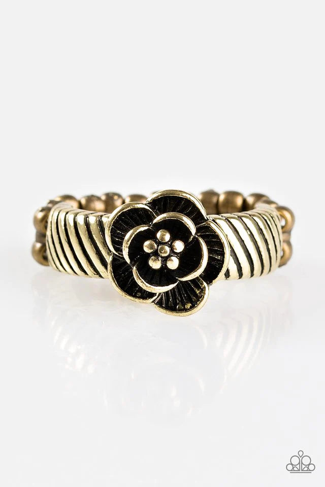 Paparazzi Ring ~ Fleur de Fabulous - Brass