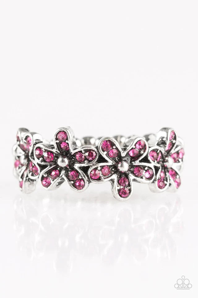 Anillo Paparazzi ~ Daisy Dazzle - Rosa