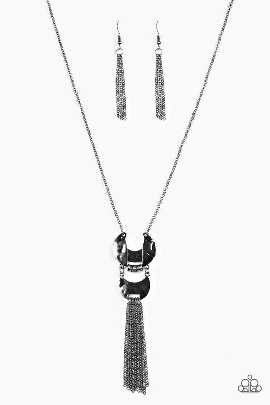 Paparazzi Necklace ~ Lunar Legend - Black