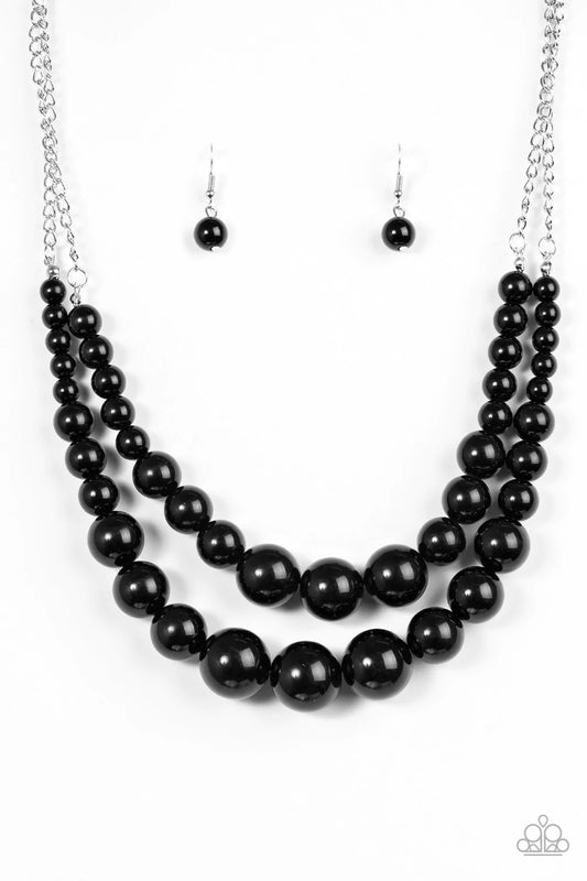 Collar Paparazzi ~ ¡Cuentas completas por delante! - Negro