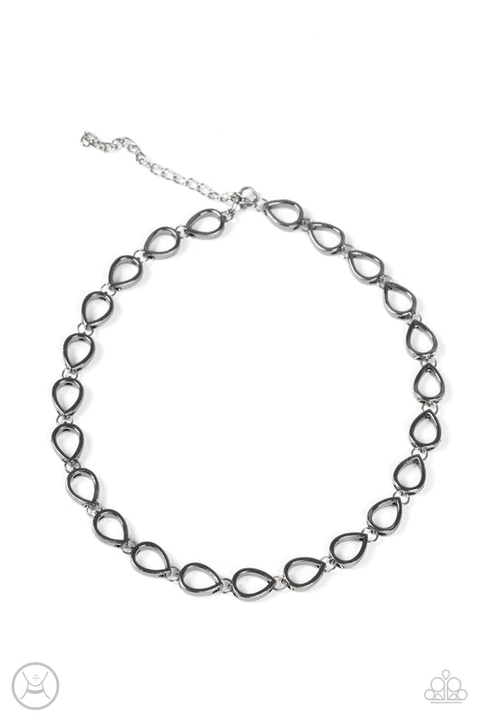 Paparazzi Necklace ~ Fashionably Fearless - Black