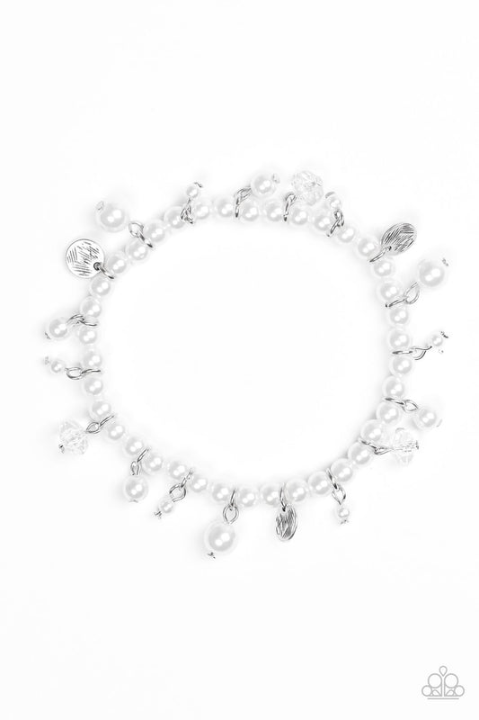 Pulsera Paparazzi ~ Cofre del tesoro elegante - Blanco