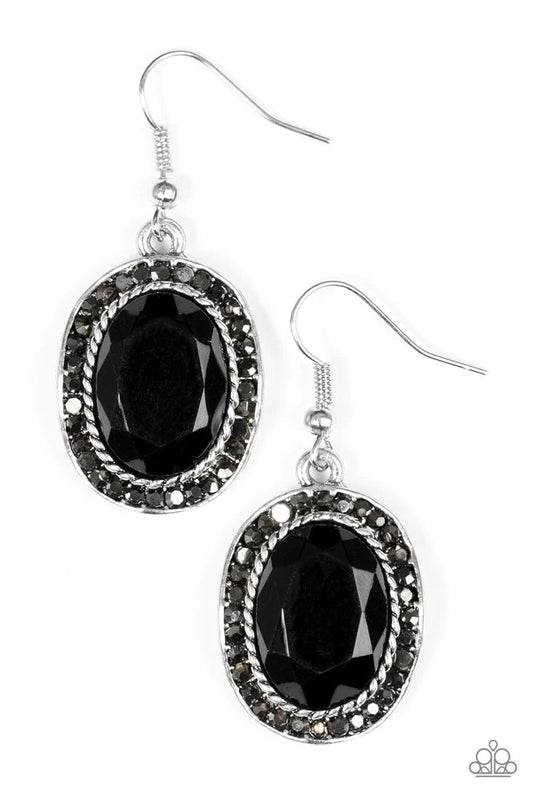 Paparazzi Earring ~ Queen Of Queens - Black