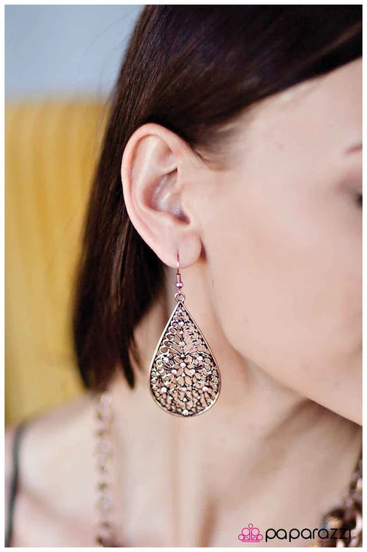Paparazzi Earring ~ At First Glance - Copper