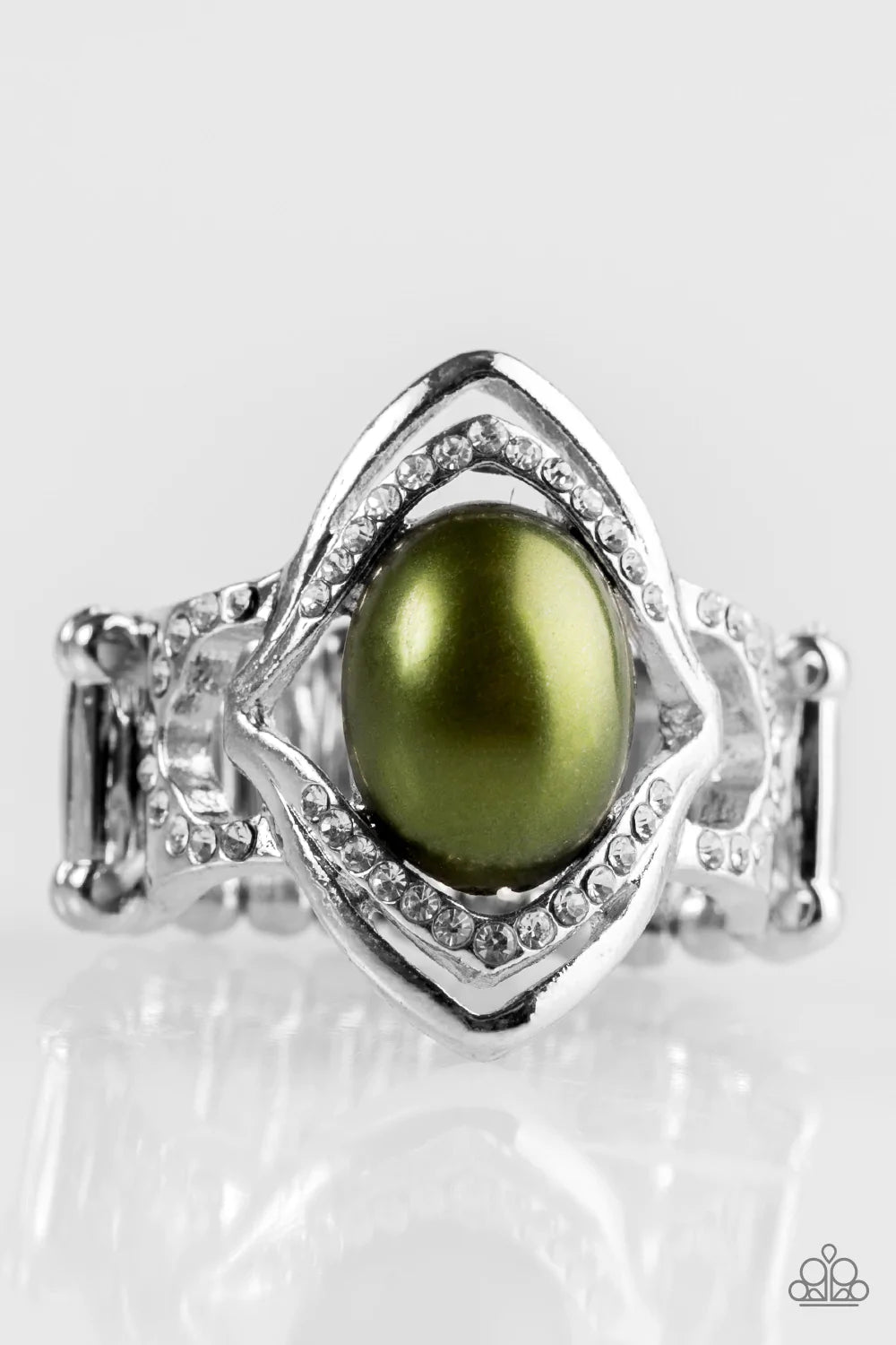 Anillo Paparazzi ~ Positively Posh - Verde