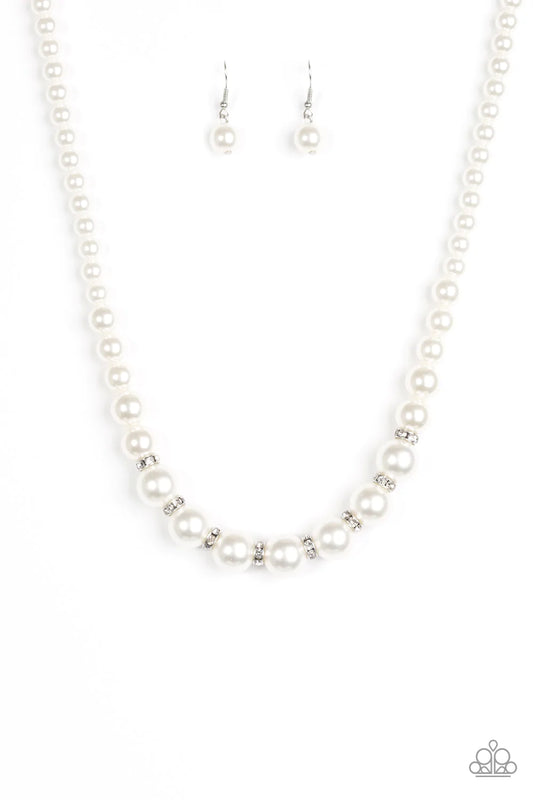 Collar Paparazzi ~ Showtime Shimmer - Blanco