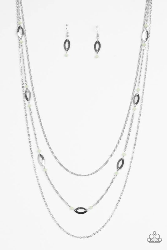 Collar Paparazzi ~ Brillo de la tarde - Verde