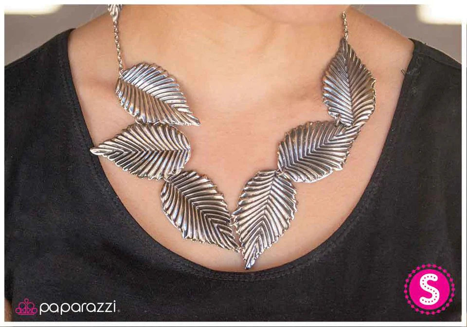 Collar Paparazzi ~ Don't LEAF Me - Plata