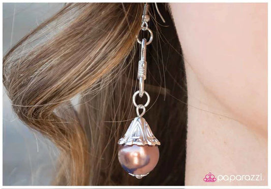 Pendiente Paparazzi ~ I Am Hooked - Marrón