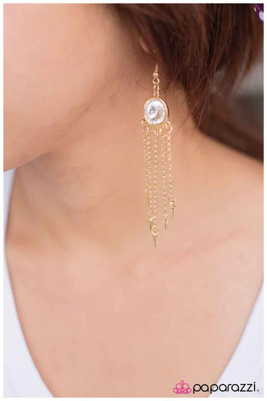 Paparazzi Earring ~ Strike a Pose - Gold