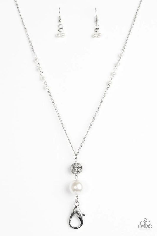 Collar Paparazzi ~ El único espectáculo de la ciudad - Cordón blanco