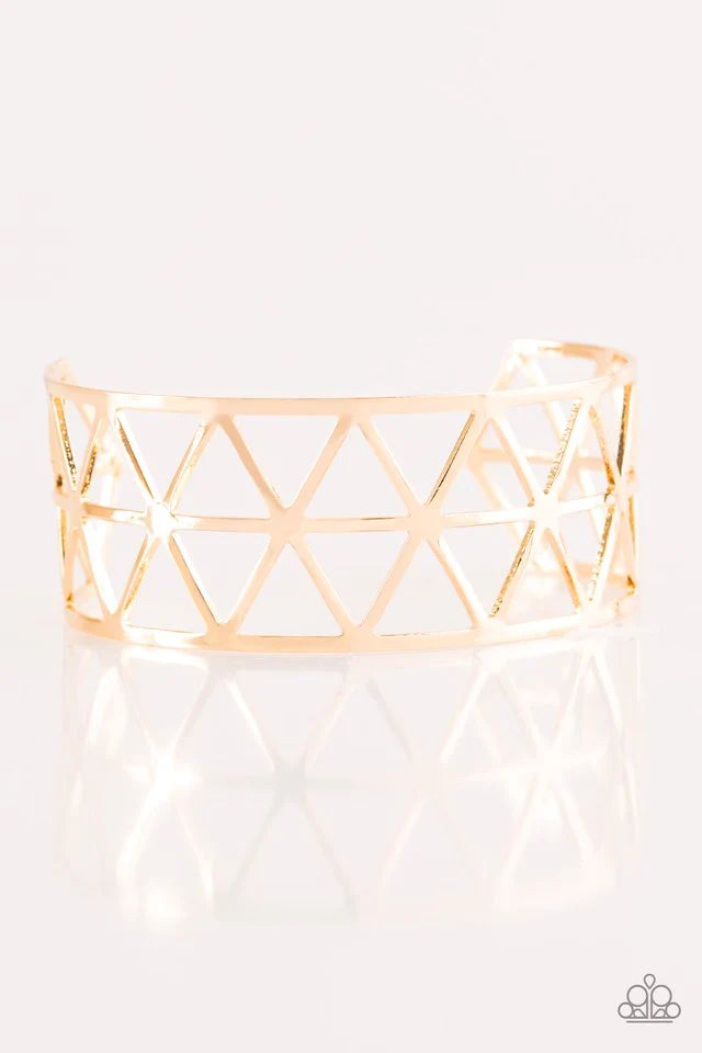 Pulsera Paparazzi ~ Knock Into Shape - Oro