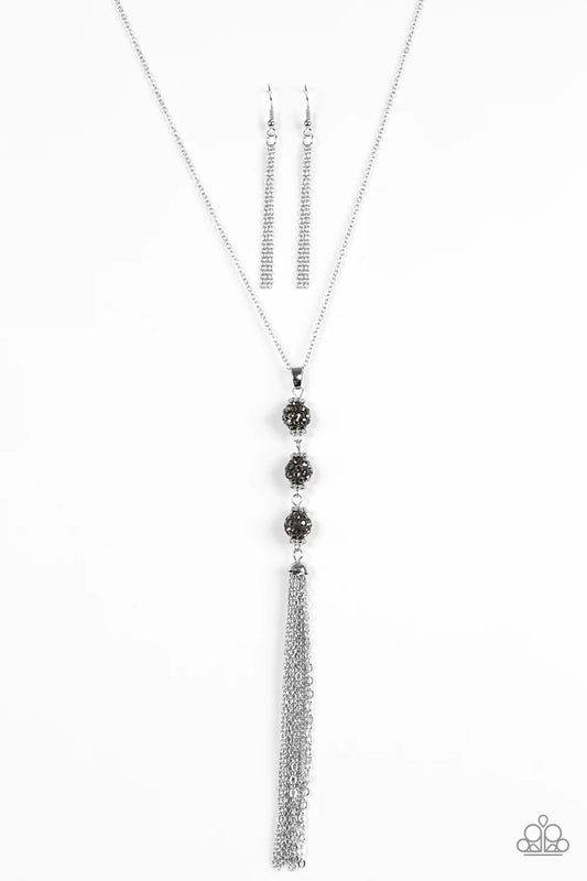 Paparazzi Necklace ~ The DIVA Wears Prada - Silver