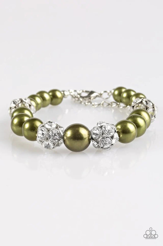 Pulsera Paparazzi ~ Perlas y salones - Verde