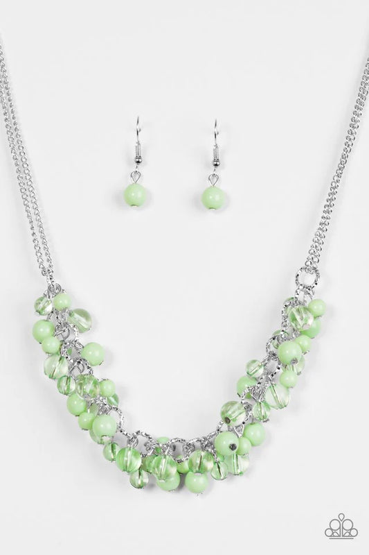 Collar Paparazzi ~ Boulevard Beauty - Verde