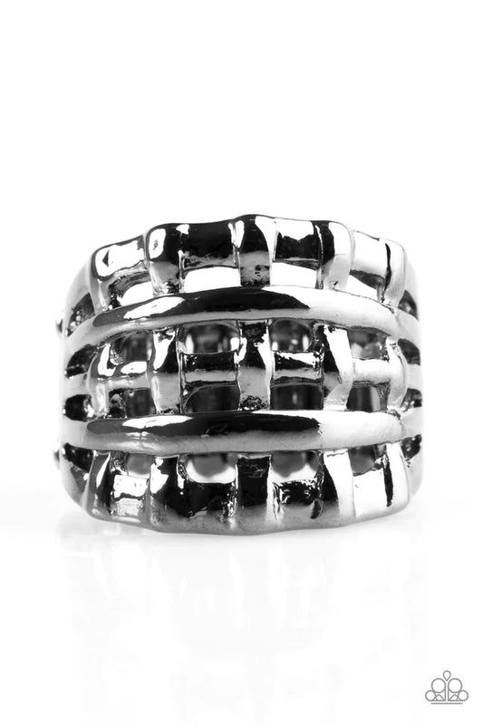 Paparazzi Ring ~ Go To GRATE Lengths - Black