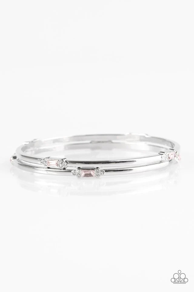 Pulsera Paparazzi ~ BRILLANTE aquí, BRILLANTE ahora - Rosa