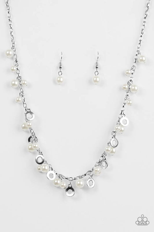 Collar Paparazzi ~ Conjunto elegante - Blanco