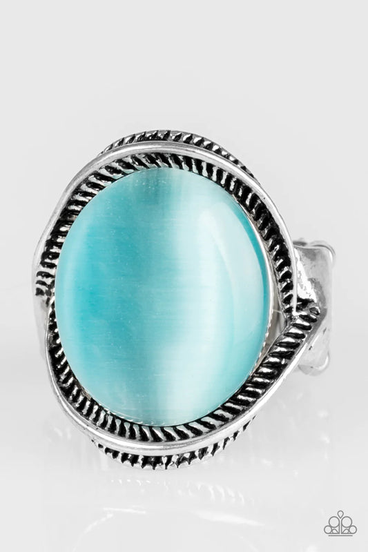 Paparazzi Ring ~ GLOW But Sure - Blue