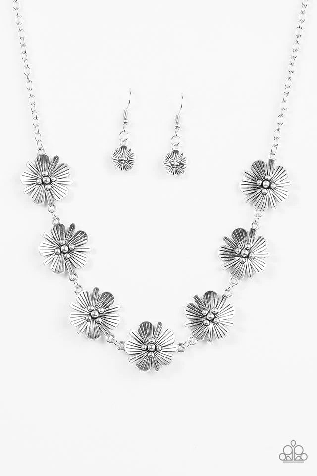 Paparazzi Necklace ~ Poppin Poppies - Silver