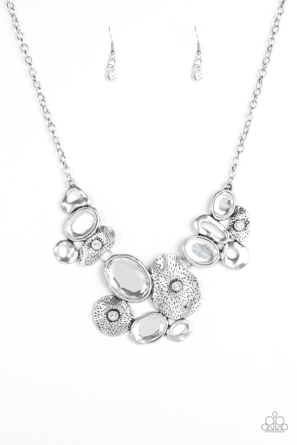 Paparazzi Necklace ~ Grotto Grandeur - White