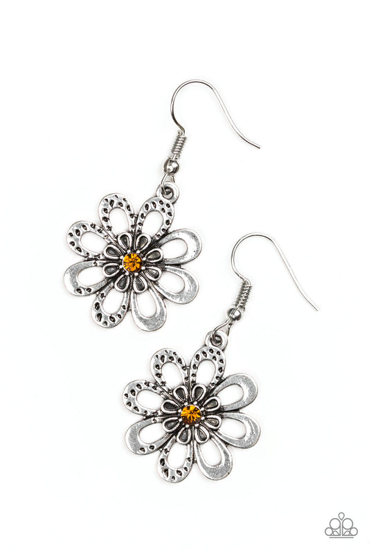 Pendiente Paparazzi ~ Floret de moda - Marrón