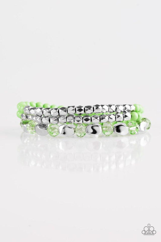 Pulsera Paparazzi ~ Bravado con cuentas - Verde