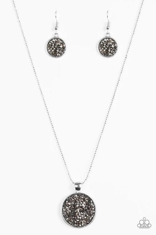 Collar Paparazzi ~ Muerde el STARDUST - Plata