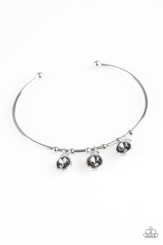 Pulsera Paparazzi ~ Esplendor resplandeciente - Plata