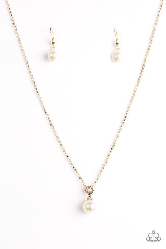 Paparazzi Necklace ~ Glamour Girl - Gold