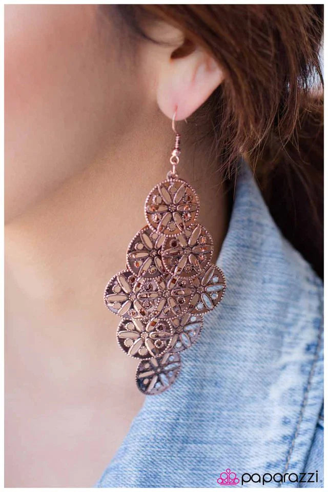 Paparazzi Earring ~ She Sells Seashells - Copper