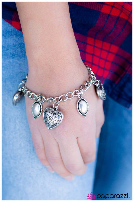 Pulsera Paparazzi ~ Contra todo pronóstico - Plata