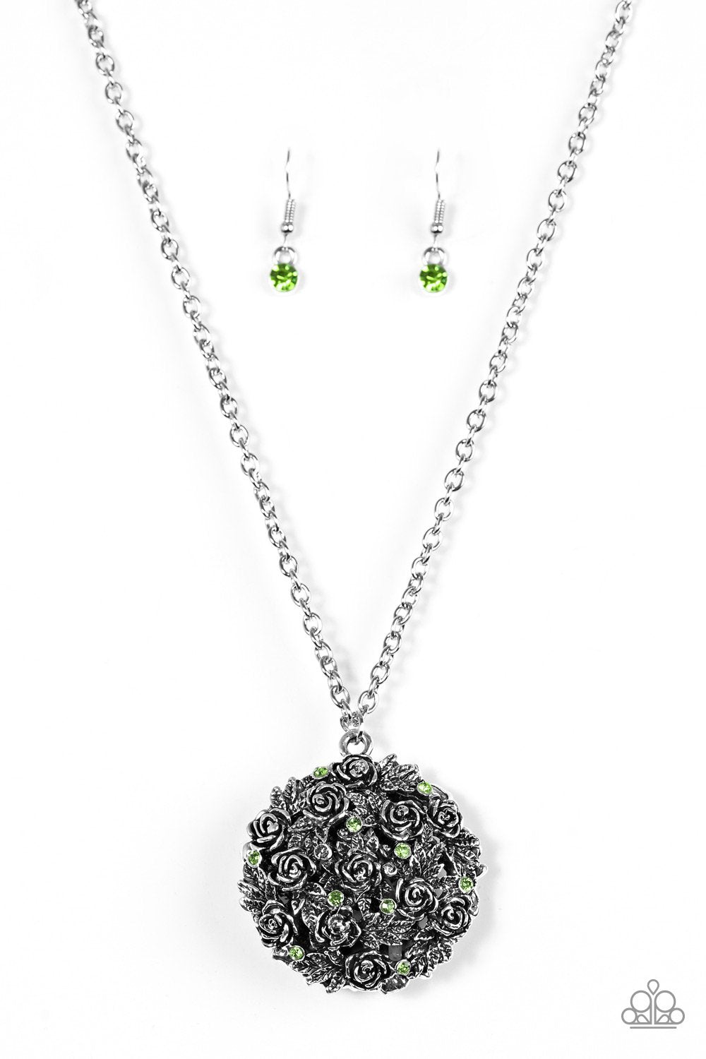 Collar Paparazzi ~ Royal In Roses - Verde