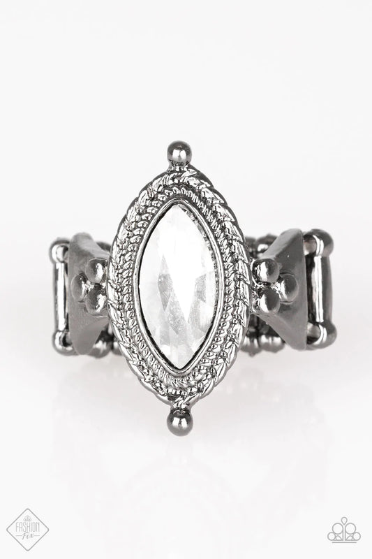 Anillo Paparazzi ~ Smokings y Tiaras - Negro