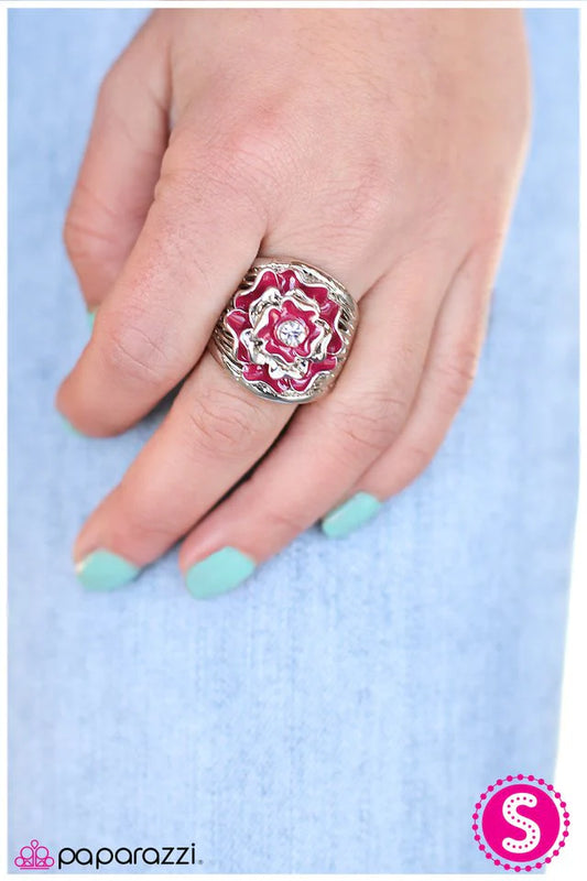 Paparazzi Ring ~ Elegance Unfolding - Pink