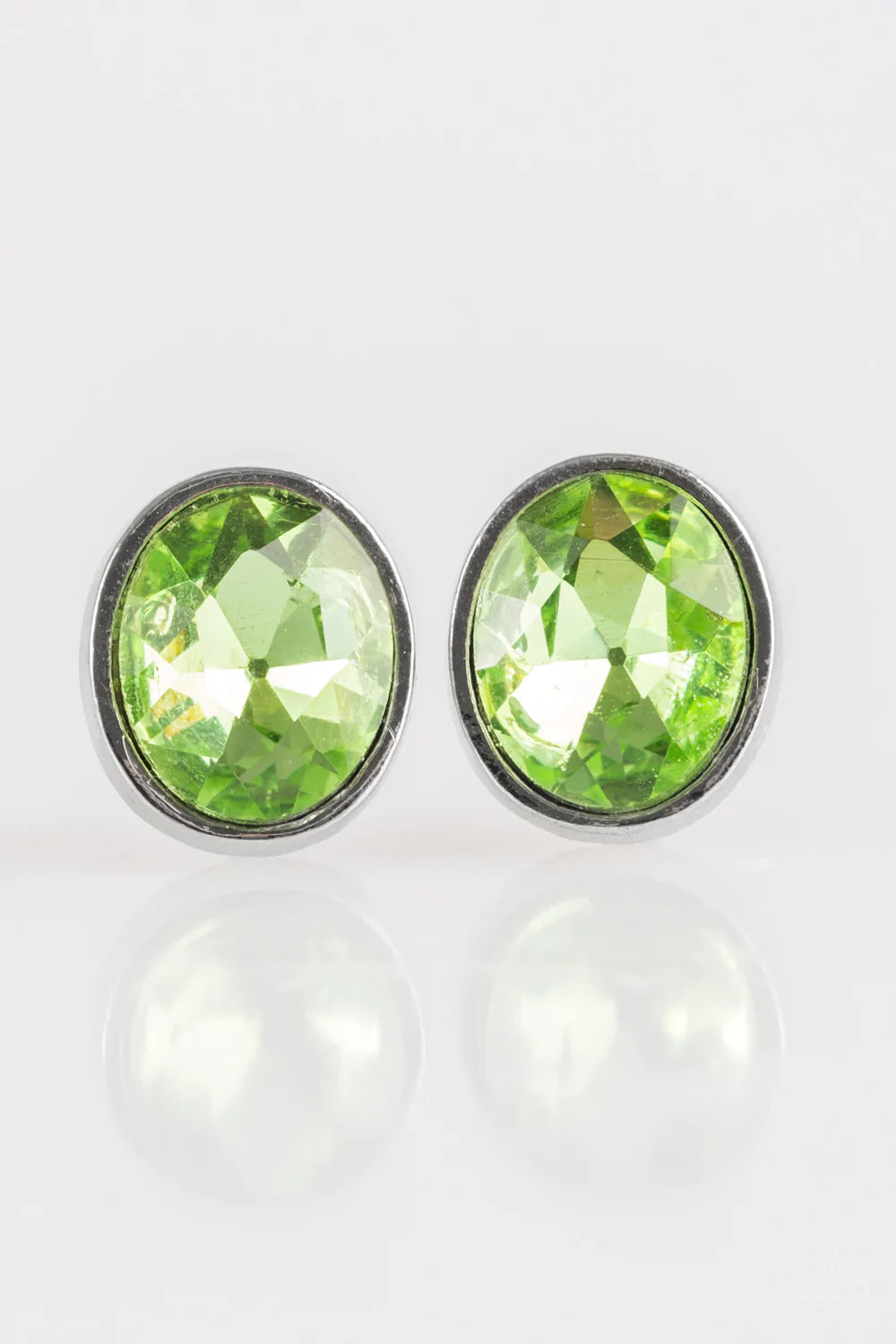 Paparazzi Earring ~ Stunning Shine - Green