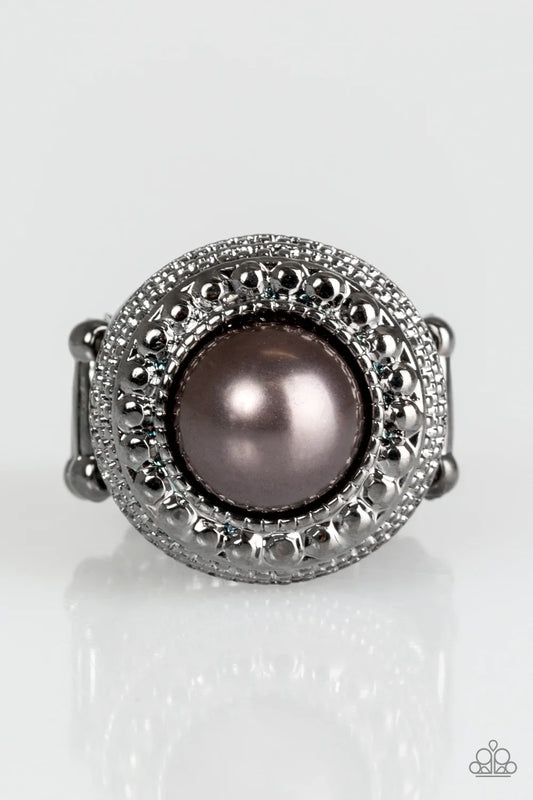 Anillo Paparazzi ~ Belleza del Bronx - Negro