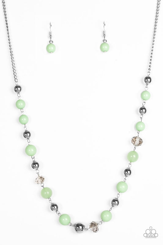 Paparazzi Necklace ~ Weekend Getaway - Green