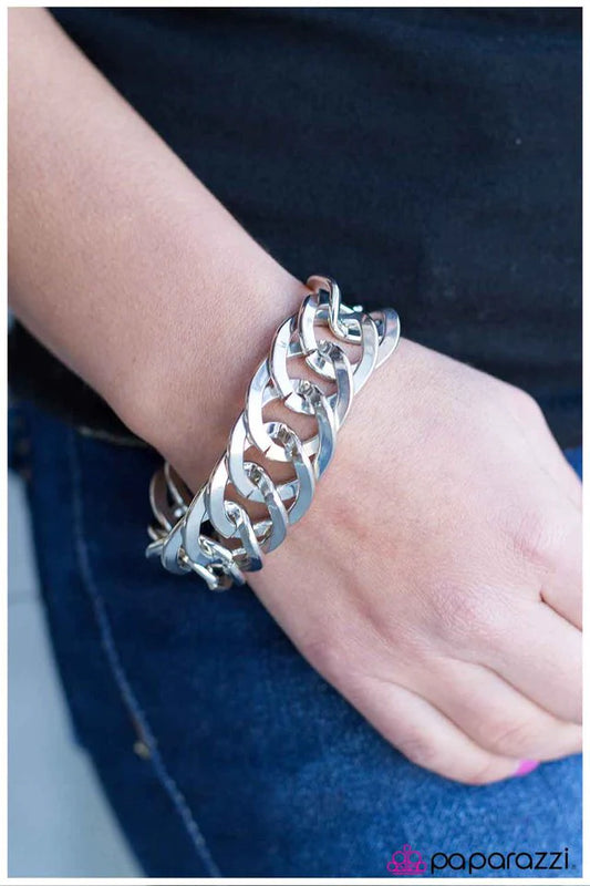 Paparazzi Bracelet ~ Prima Donna - Silver