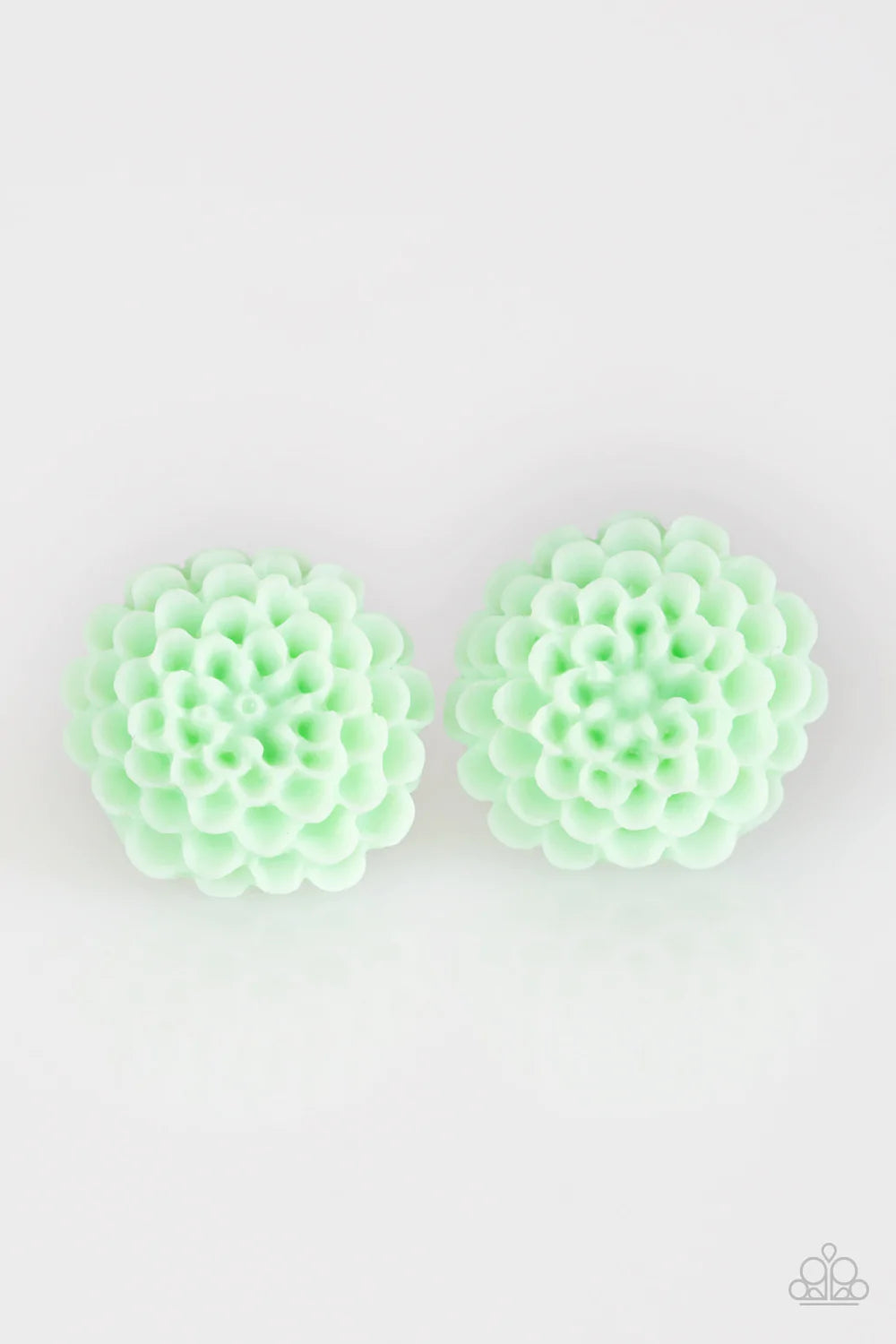 Pendiente Paparazzi ~ Dandelion Demure - Verde