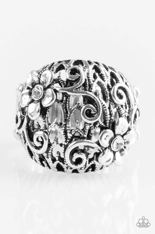 Paparazzi Ring ~ Spring Holiday - White