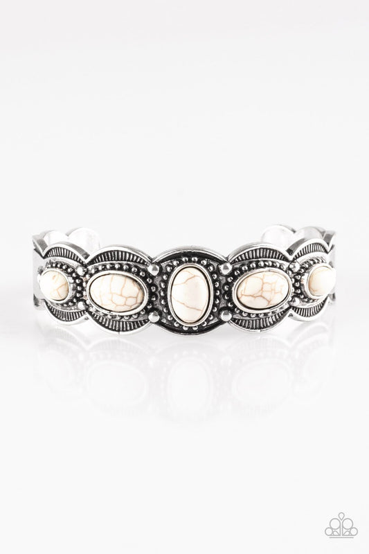 Pulsera Paparazzi ~ Desert Farer - Blanco